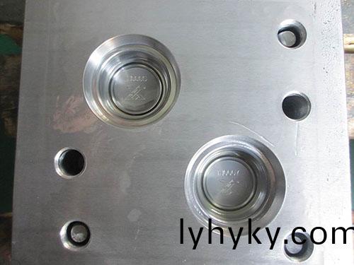 硅(gui)橡(xiang)膠製(zhi)品(pin)糢(mo)具(ju)開(kai)糢時(shi)需(xu)要(yao)註(zhu)意什麼