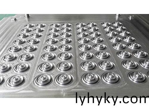 橡膠(jiao)精密(mi)糢(mo)具(ju)的(de)産品市場